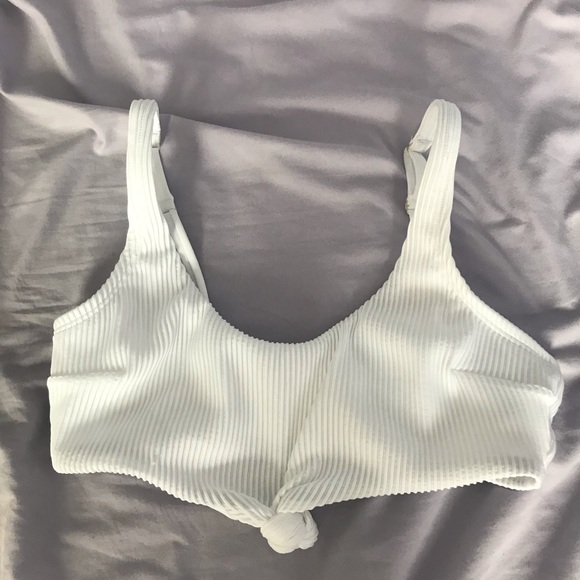 Hollister - Ribbed front tie scoop bikini top - Picture 4 of 4